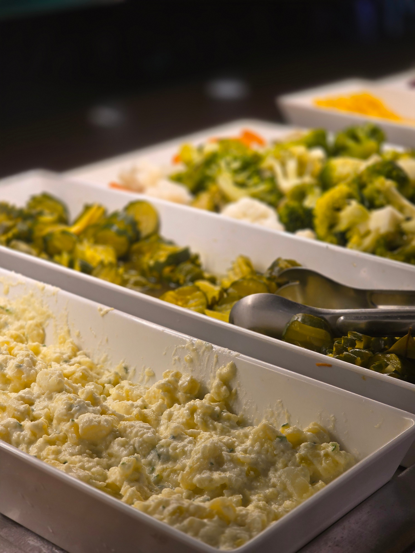 Legumes e acompanhamentos do buffet